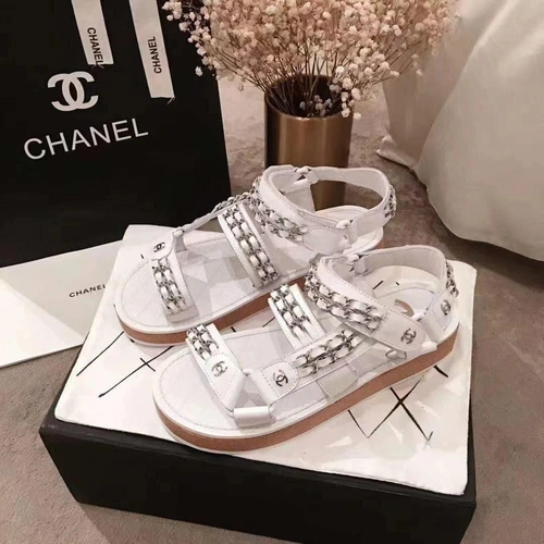 Босоножки женские кожаные Chanel белые коллекция 2021-2022 фото-2