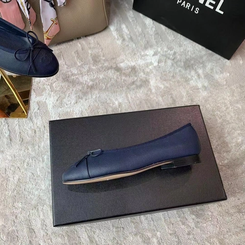 Туфли-балетки Chanel синие из зернистой кожи коллекция 2021-2022 фото-4