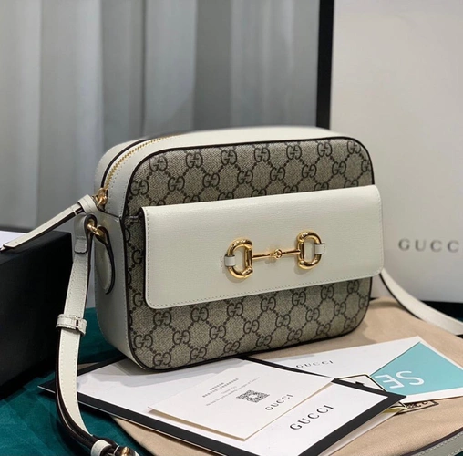 Женская кожаная сумка Gucci с рисунком и белыми вставками 23/17 см