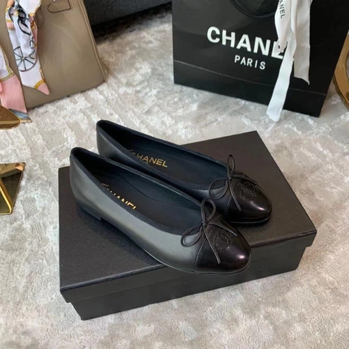 Туфли-балетки Chanel черные из гладкой кожи коллекция 2021-2022 A81548 фото-3