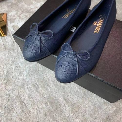 Туфли-балетки Chanel синие из зернистой кожи коллекция 2021-2022 фото-3