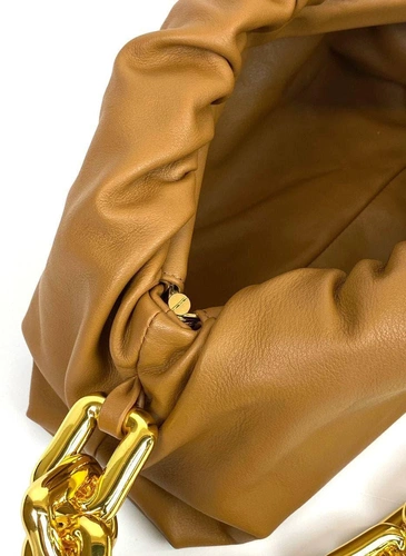 Женская кожаная сумка Bottega Veneta The Chain Pouch коричневая 30/12/13 фото-3