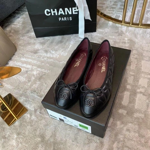 Туфли-балетки Chanel черные из кожи со стежкой коллекция 2021-2022 фото-5