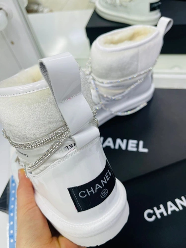 Угги женские Chanel белые А5022
