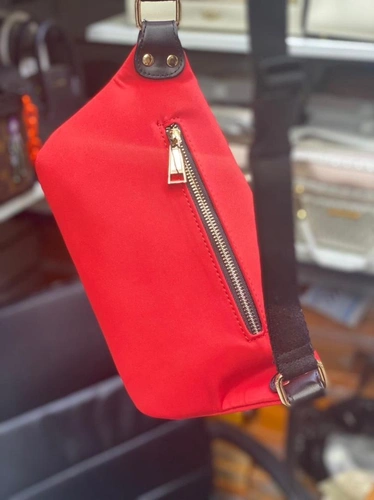 Поясная сумка Moschino красная тканевая с поясным ремнём 27/15 см фото-5