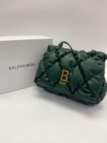 Женская кожаная сумка Balenciaga зеленая 25/17 коллекция 2021-2022