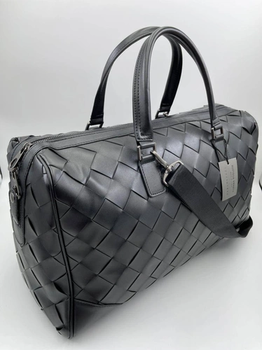 Дорожная кожаная сумка Bottega Veneta черная 50/30 см. коллекция 2021-2022 A70810 фото-4