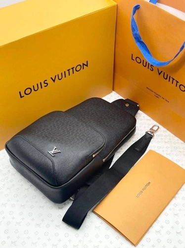 Сумка-слинг Louis Vuitton Avenue М41700 премиум-люкс черная 30/28 фото-5