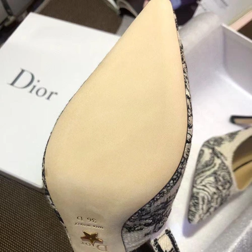 Туфли-босоножки женские Christian Dior с рисунком на высоком каблуке коллекция лето 2021 фото-3
