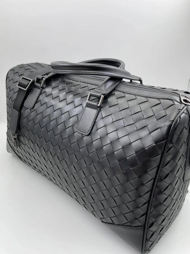 Дорожная кожаная сумка Bottega Veneta черная 50/30 см. коллекция 2021-2022 A70802 фото-7