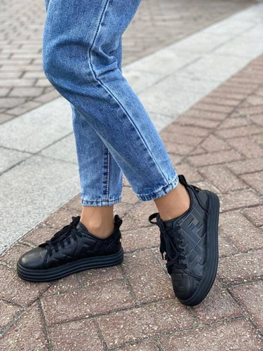 Женские кожаные кроссовки Fendi черные коллекция 2021-2022 фото-2