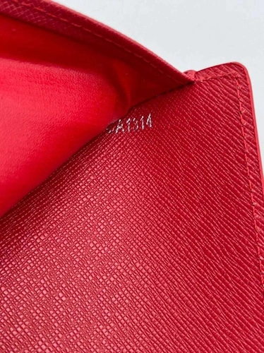 Обложка для паспорта Louis Vuitton A104123 красная 14/10 см фото-4