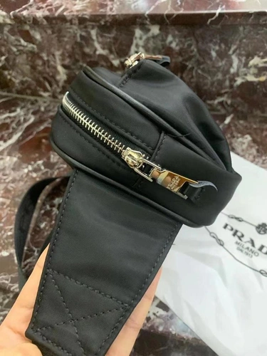 Поясная мужская сумка Prada чёрная тканевая с логотипом 20/14 см фото-4