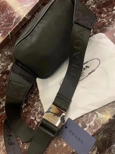 Поясная мужская сумка Prada чёрная тканевая с логотипом 20/14 см фото-3