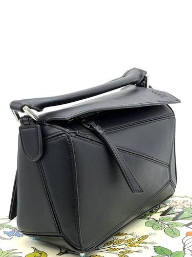 Женская кожаная сумка Loewe A106355 черная 25/15 см фото-7