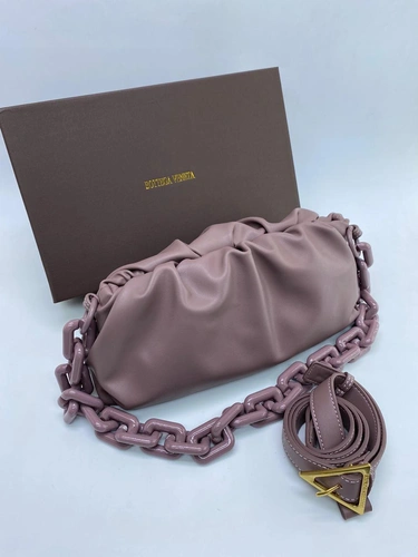 Женская кожаная сумка Bottega Veneta The Chain Pouch сиреневая