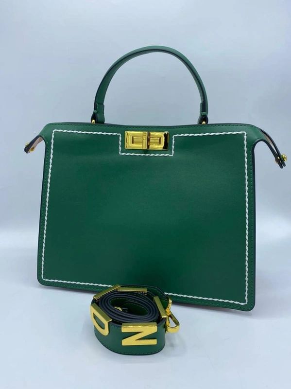 Женская кожаная сумка Fendi зеленая 32/25 см