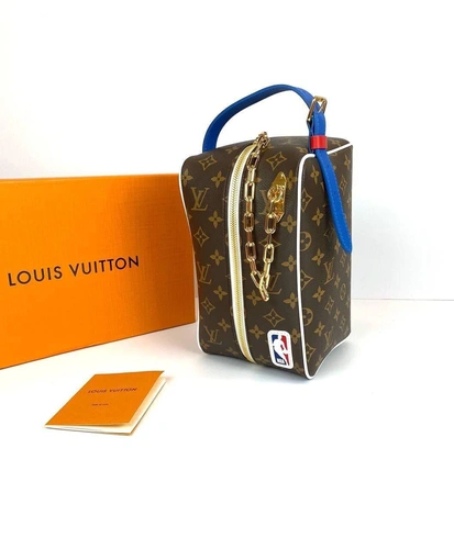 Женская сумка Louis Vuitton Cloakroom Dopp Kit LV x NBA премиум-люкс коричневая 24/15/15 фото-7