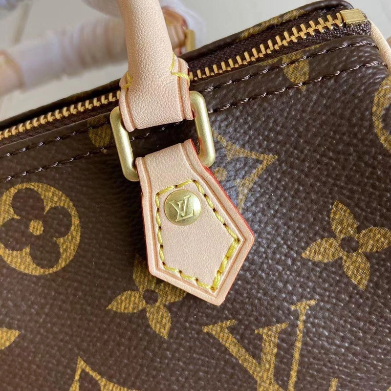 Женская мини-сумочка Louis Vuitton из канвы коричневая 16/13 см фото-4