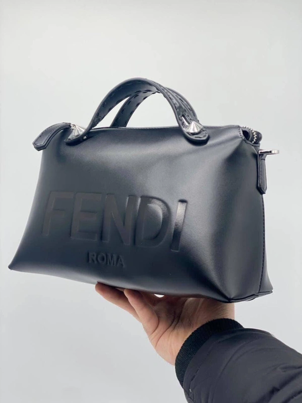 Женская кожаная сумка Fendi черная 27/16 коллекция 2021-2022 фото-4