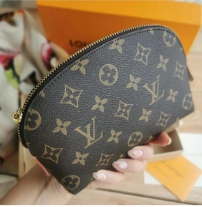 Косметичка Louis Vuitton черно-бежевая с рисунком-монограммой 17/12 см фото-