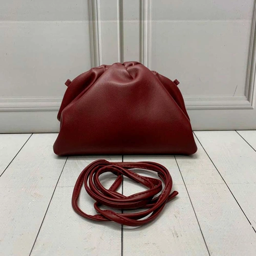 Сумка Bottega Veneta The Pouch Medium Bulb Red