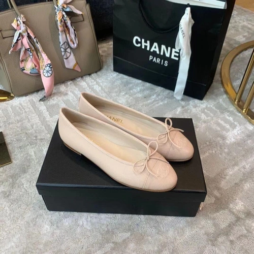 Туфли-балетки Chanel белые из зернистой кожи коллекция 2021-2022 фото-2