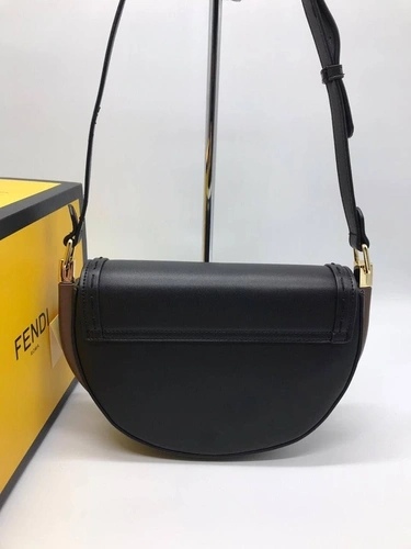 Женская кожаная сумка Fendi черная 25/17/8 фото-5