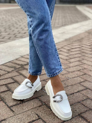 Туфли-лоферы кожаные Gucci белые коллекция 2021-2022 фото-4