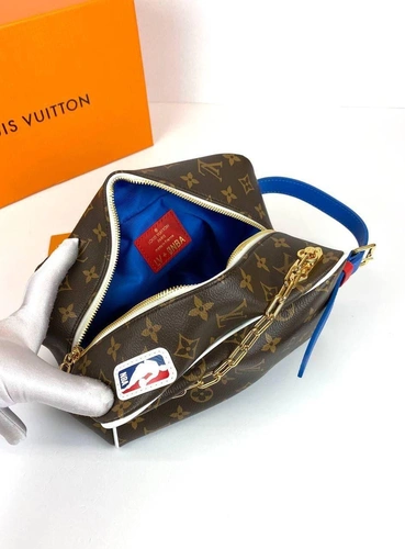 Женская сумка Louis Vuitton Cloakroom Dopp Kit LV x NBA премиум-люкс коричневая 24/15/15 фото-2