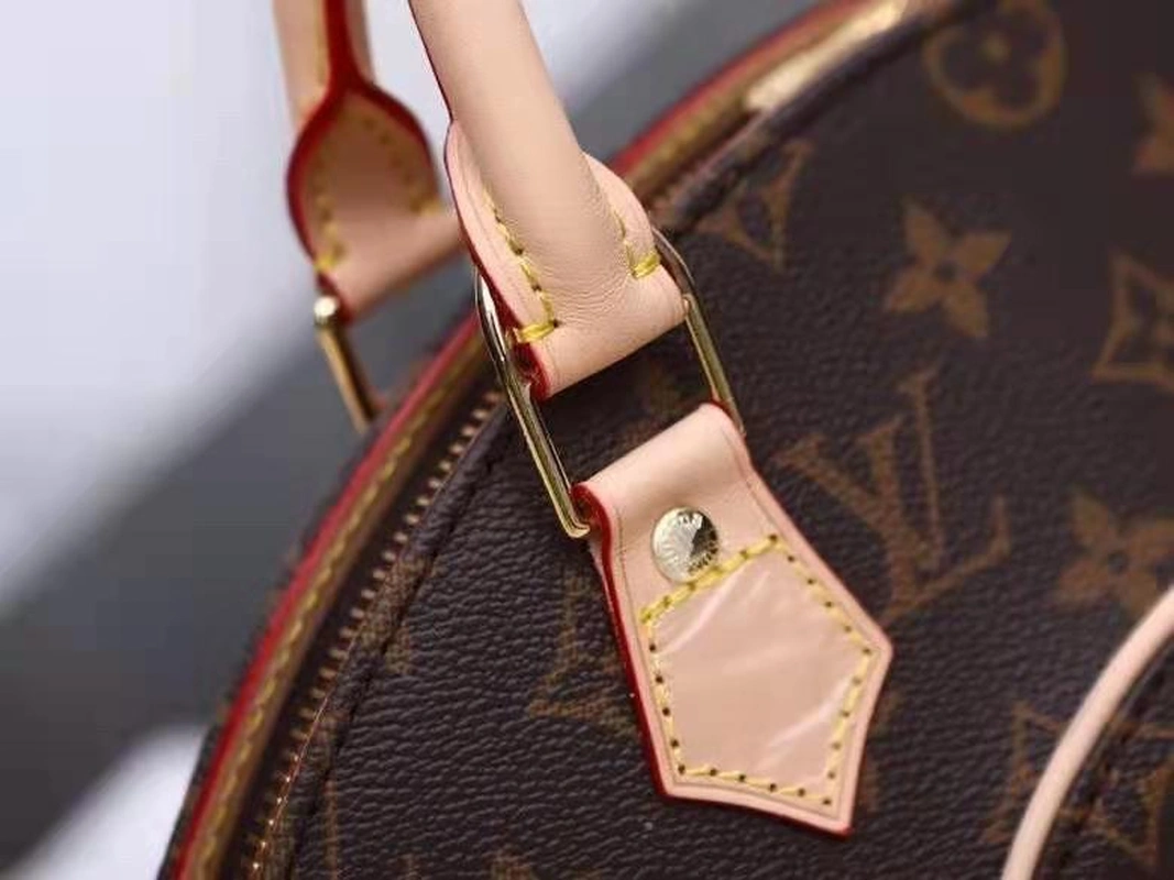 Женская сумка Louis Vuitton из канвы Monogram коричневая 25/16 см A87082 фото-4