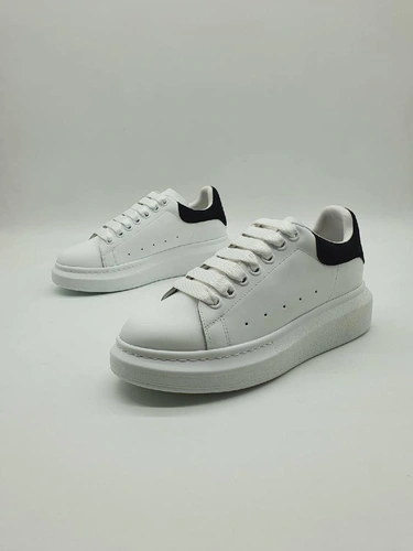 Кроссовки Alexander McQueen Oversized Larry Black White фото-2