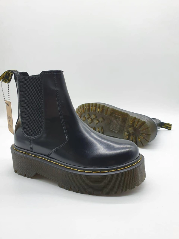 Ботинки женские Dr Martens черные A53595