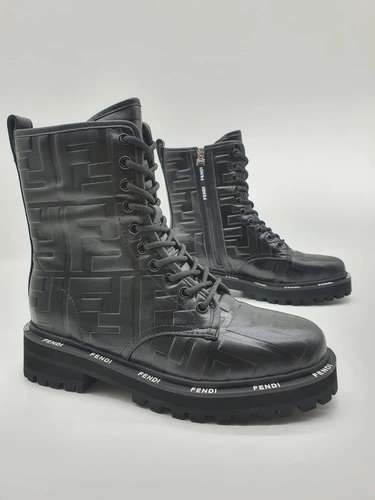 Ботинки женские Fendi черные A56843