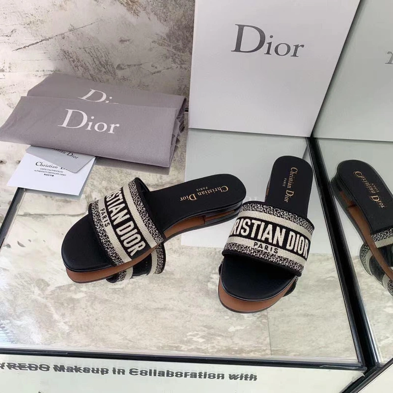 Шлёпанцы женские Christian Dior черные премиум-люкс коллекция 2021-2022 фото-4