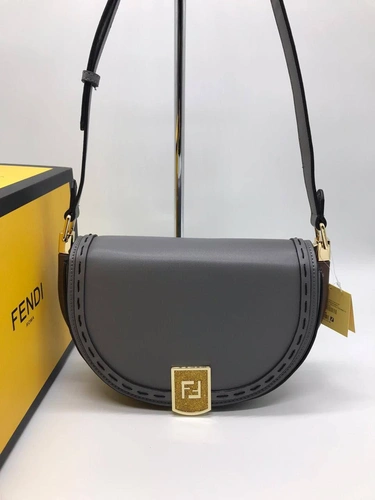 Женская кожаная сумка Fendi серая 25/17/8 фото-2