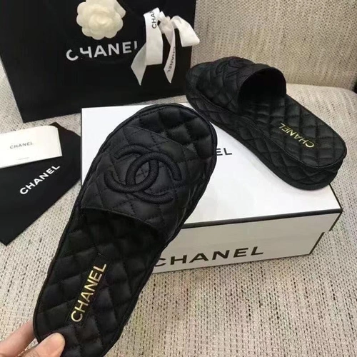 Шлёпанцы женские кожаные Chanel чёрные со стёжкой коллекция 2021-2022 фото-4