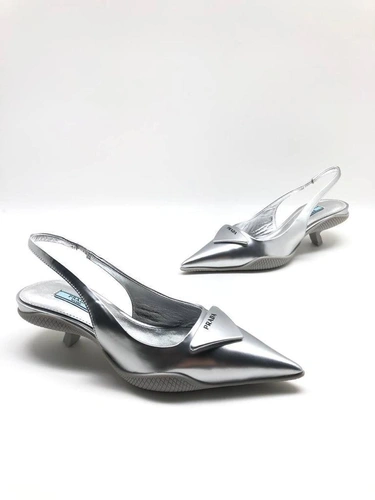 Туфли-лодочки Prada Soft Padded Leather Slingback Pumps Silver