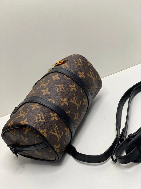 Женская сумка Louis Vuitton из канвы Monogram коричневая 20/13/9 см фото-4