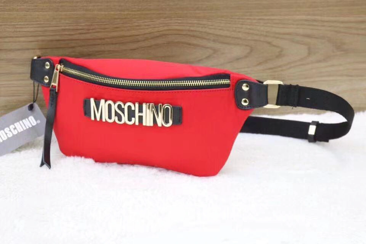 Поясная сумка Moschino красная тканевая с поясным ремнём 27/15 см