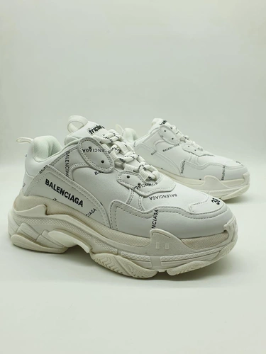 Кроссовки женские Balenciaga Triple S белые кожаные A54109