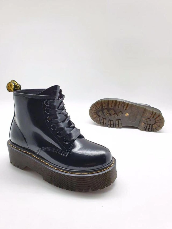 Ботинки женские Dr Martens черные A54511