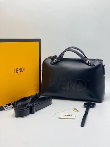 Женская кожаная сумка Fendi черная 27/16 коллекция 2021-2022 фото-2