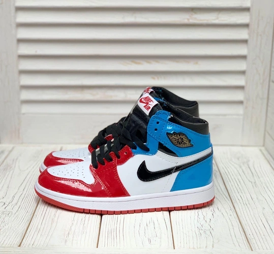 Кроссовки Nike Air Jordan 1 Retro A75740