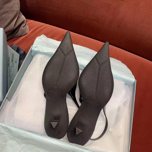 Туфли женские Prada летние с открытой пяткой черные коллекция 2021-2022 фото-8