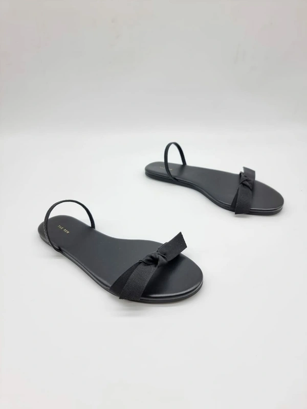 Сандалии женские The Row кожаные Bow Sandal F1356EG10BLK чёрные