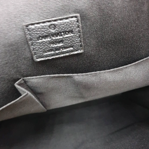 Женская кожаная сумка-тоут Louis Vuitton черная 38/36/9 фото-2