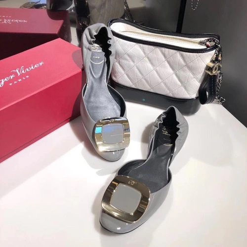 Женские туфли-балетки Roger Vivier серые коллекция 2021-2022