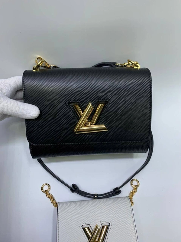 Женская кожаная сумка Louis Vuitton черная 23/17 коллекция 2021-2022 A68461 фото-7