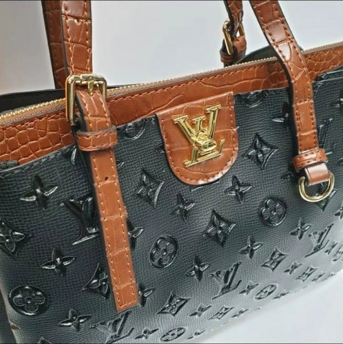 Женская сумка кожаная Louis Vuitton черная 30/25/13 см фото-6